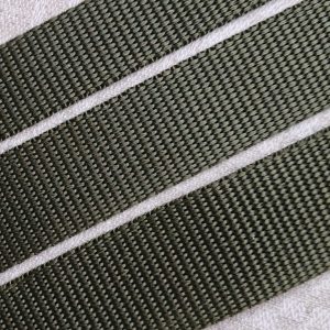 Armégrön nylonrem (20, 25 och 30 mm bred)
