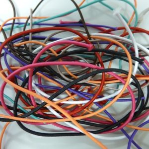 *1m bitar sorterade färger 2 och 2,3mm rundresår