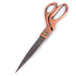 Skräddarsax i metall 26,5cm (skönhetsfel)